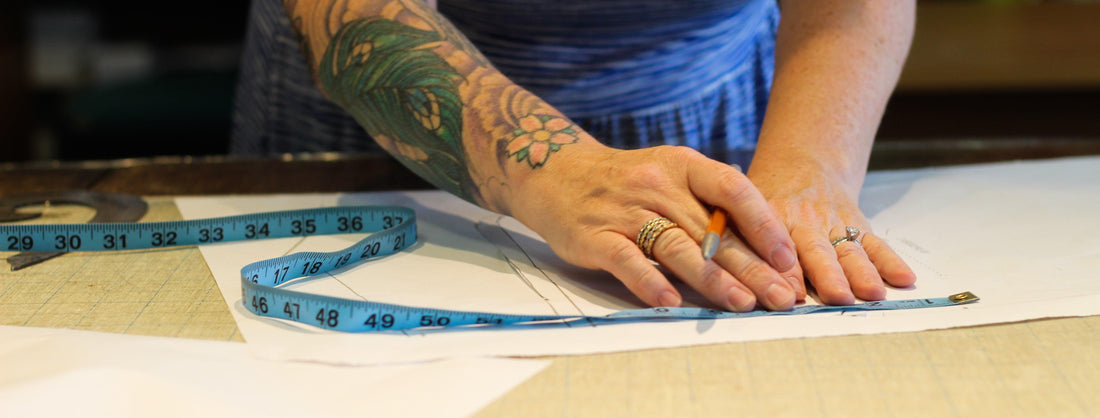 Flat measuring tools, such as rulers, calipers, and surface plates, offer several benefits in 2023: - Lance Rulers - Precision Measuring Tools