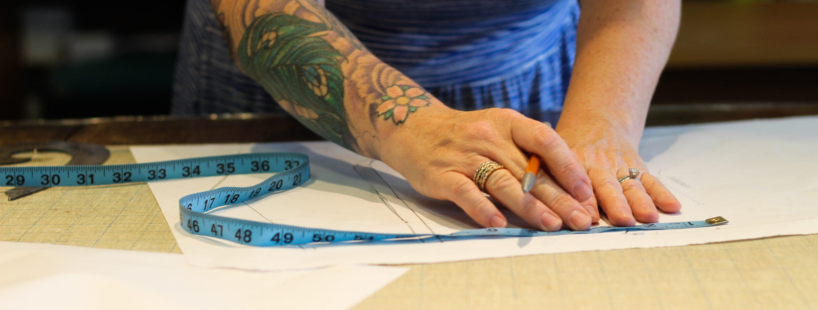 Flat measuring tools, such as rulers, calipers, and surface plates, offer several benefits in 2023: - Lance Rulers - Precision Measuring Tools